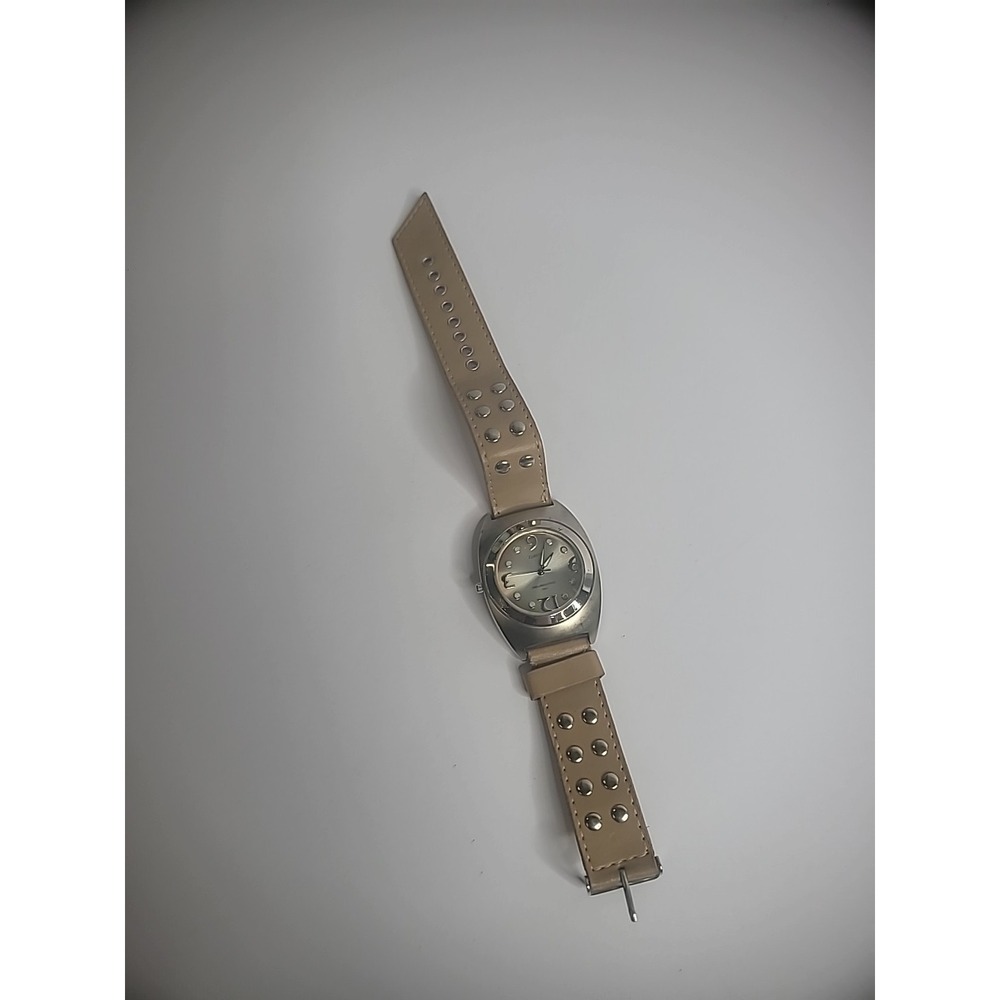 Vintage No Boundaries Wristwatch Watch Womens Silver Tone Brown Studded Strap